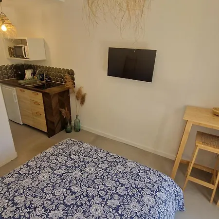 Independante Avec Sdb, Cuisine Et Terrasse 勒格罗-迪鲁瓦