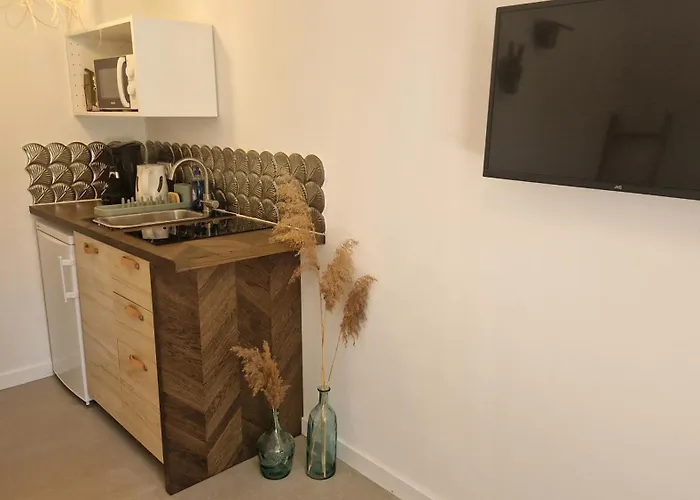 Bed & Breakfast Independante Avec Sdb, Cuisine Et Terrasse 3*